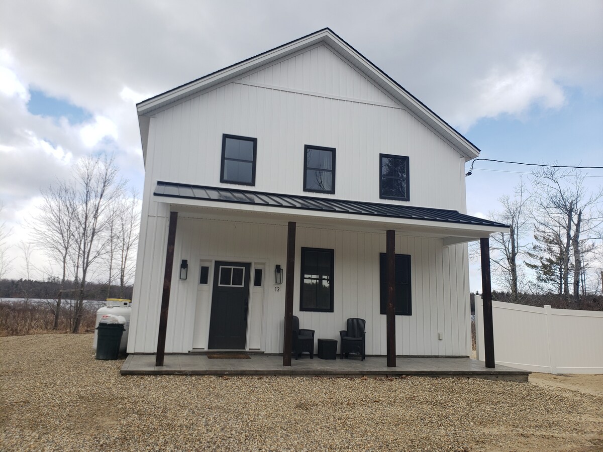 Stunning waterfront 3 bedroom cottage Cottages for Rent in Rindge