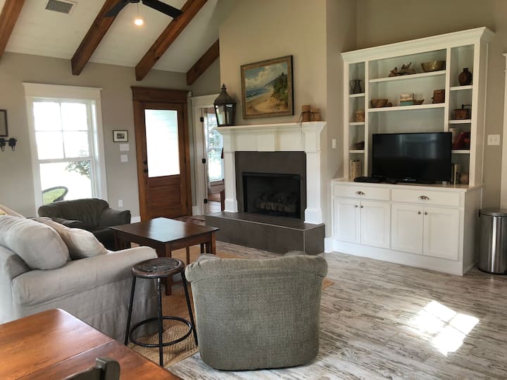 Country Cottage - Folsom, LA