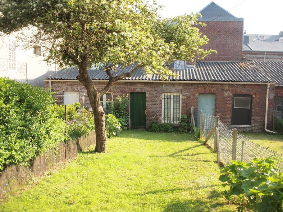 Jardin avec BBQ