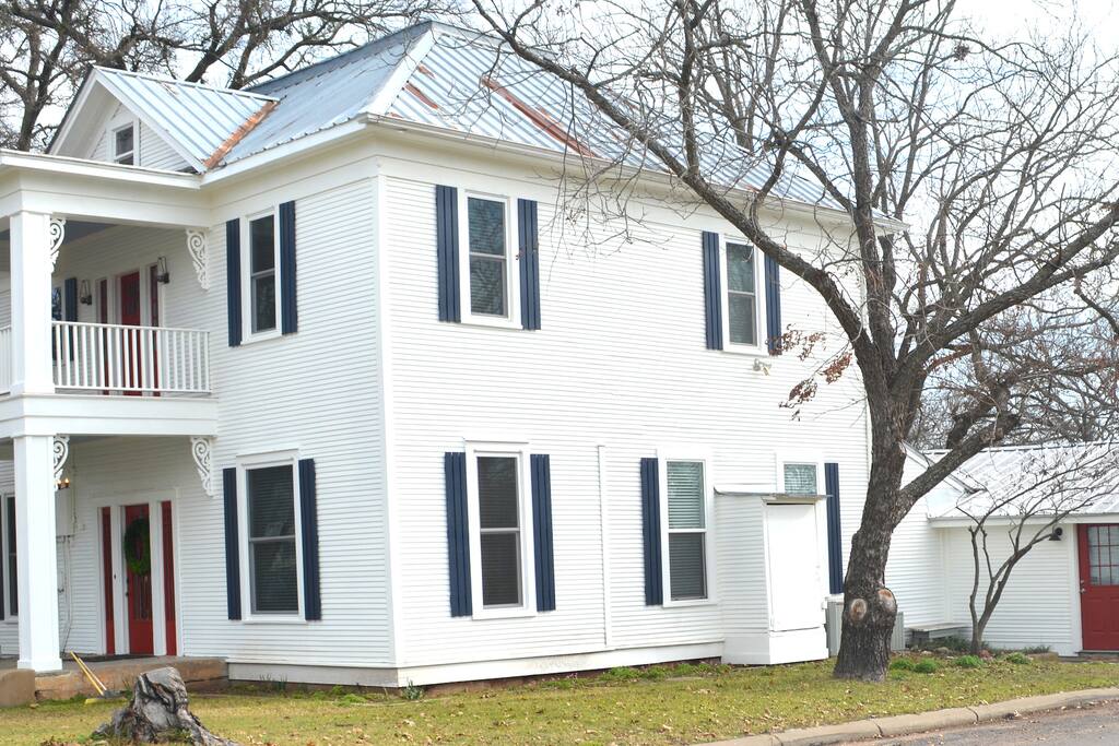 "a speck haus" next to the Main House