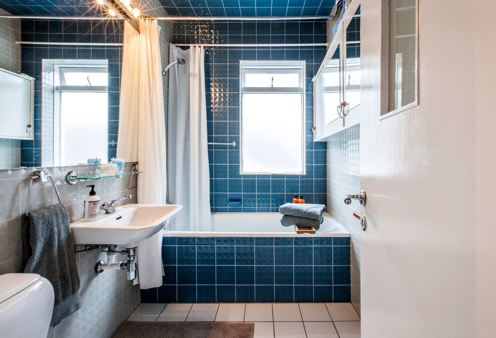 Bathroom with a bathtub.