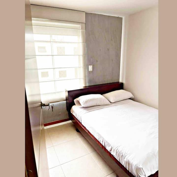 Chambre 2, lit double