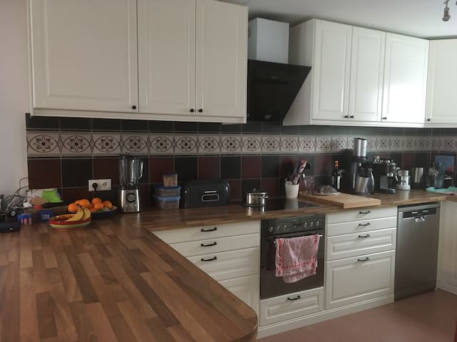 Bed & Breakfast in a family house near FFM, S6 / RE / RB / IC