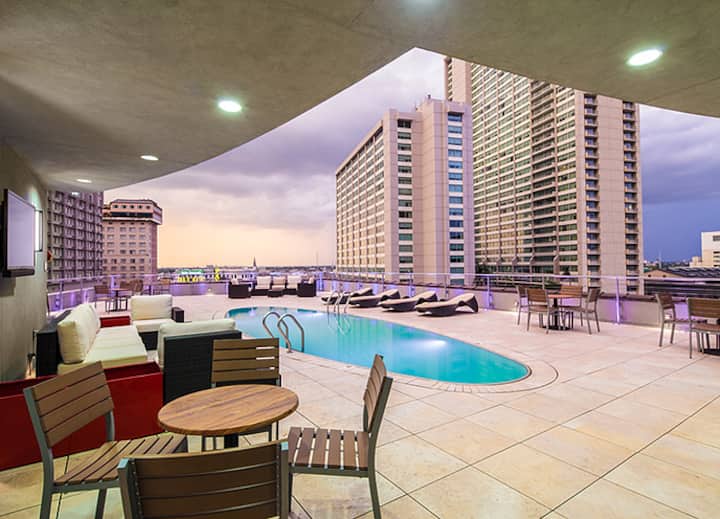 New Canal St Luxury Apt G42 • ADA ACCESSIBLE BATH