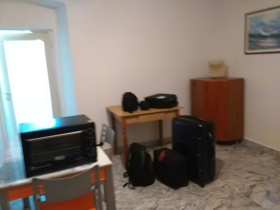 soggiorno e porta bagno