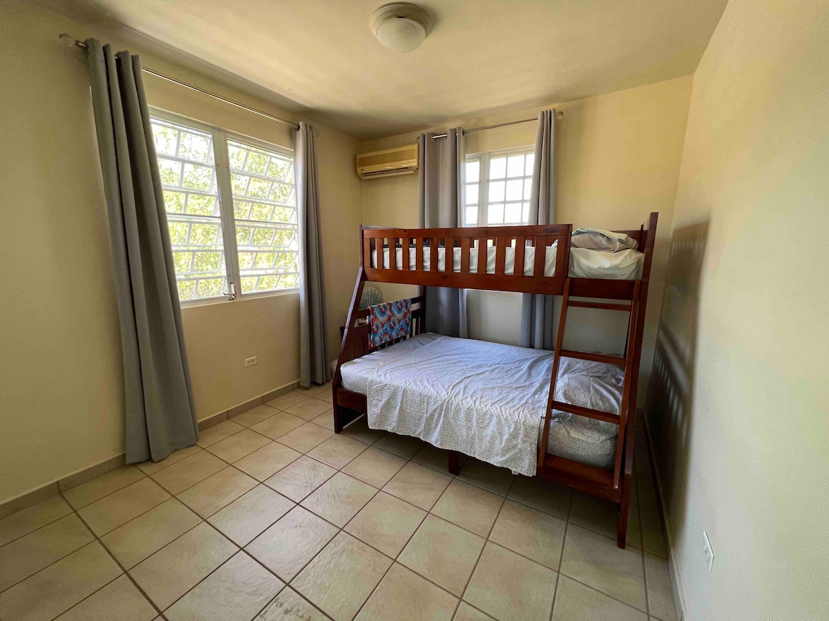 غرفة النوم رقم3 سرير بطابقين