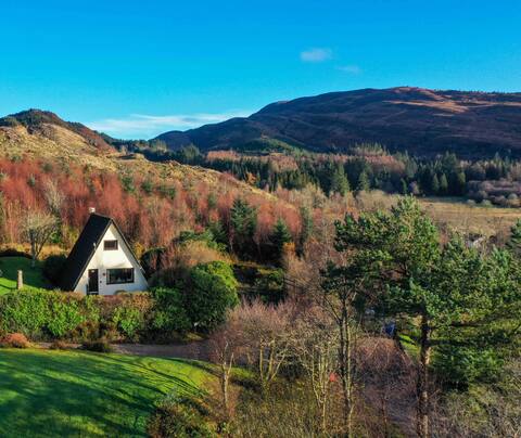 Quiet Chalet near Glencoe, Loch & Mountain Views