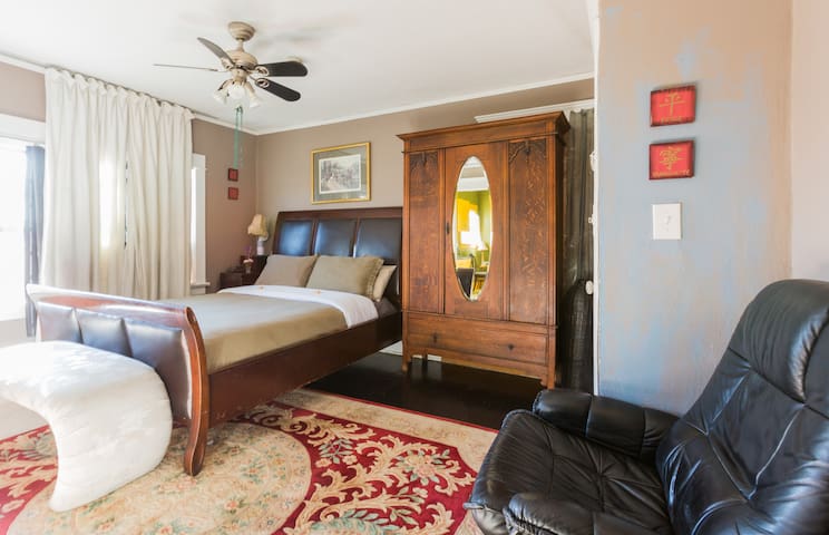 Pets Ok spacious priv 1 bedrm apt