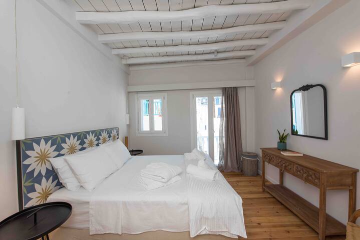 The Mykonos Bougainvillea Grande Townhouse gallery image 2