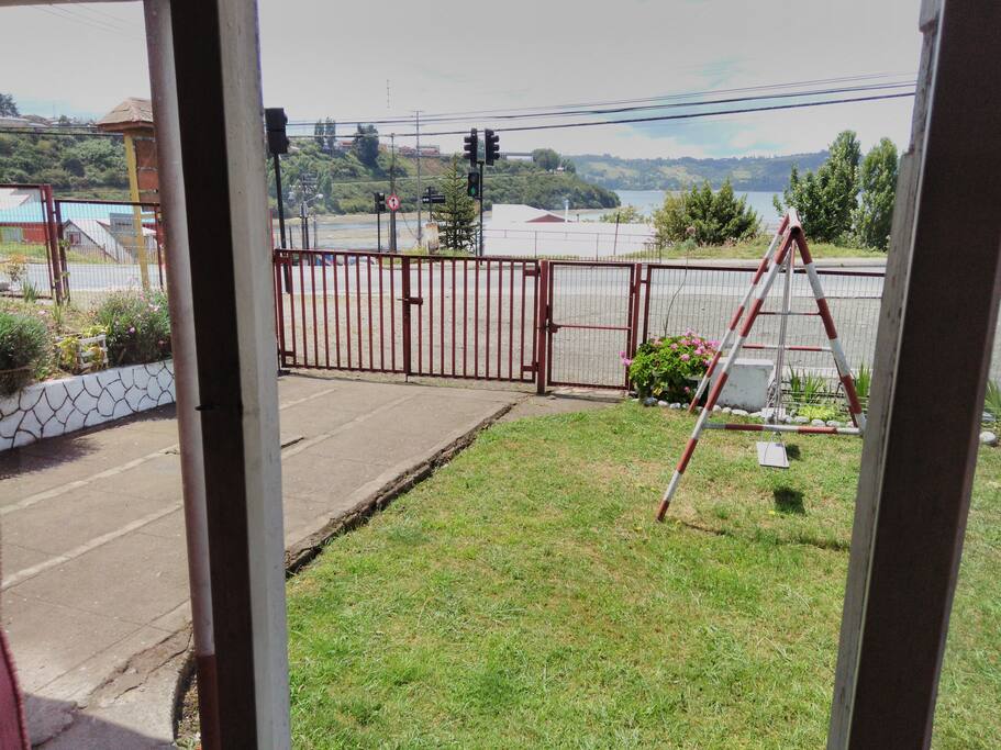Estacionamiento y patio