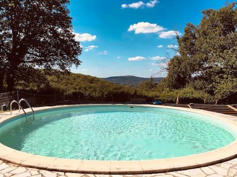 House with pool, Dordogne valley view, 10 km from Rocamadour