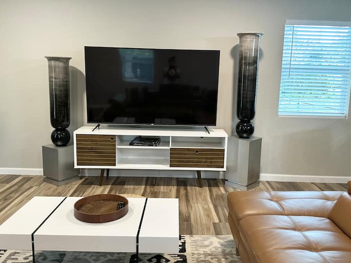 Designer-inspired Home- Walk To At&t Stadium - Arlington, TX
