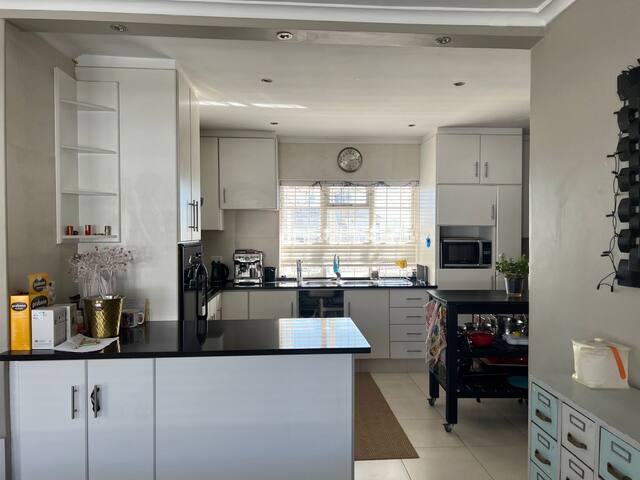 Cape Condo gallery image 3