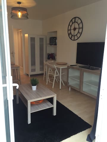 Airbnb Nantes Holiday Rentals Places To Stay Pays