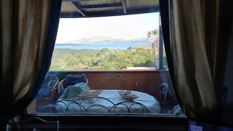 Annuncio Airbnb popolare: Breathtaking view of the Gulf of Asinara IT090089C2000S8032 a Stintino