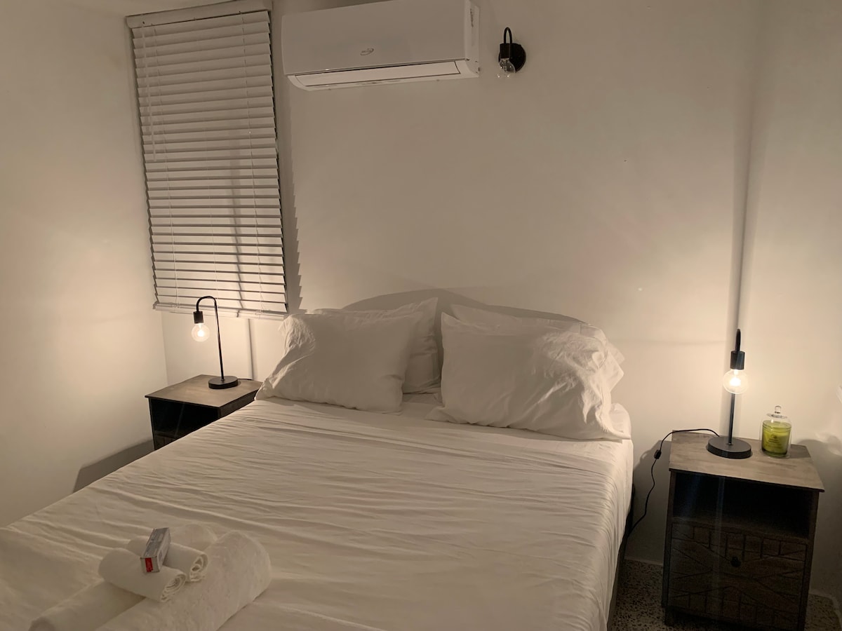 ห้องที่สามเตียงควีนไซส์