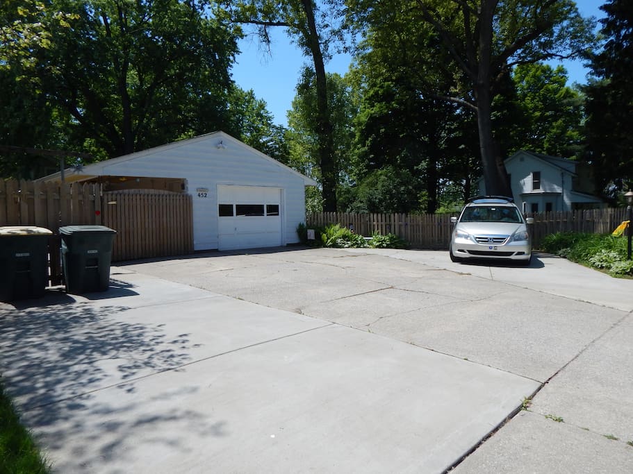 Large driveway!