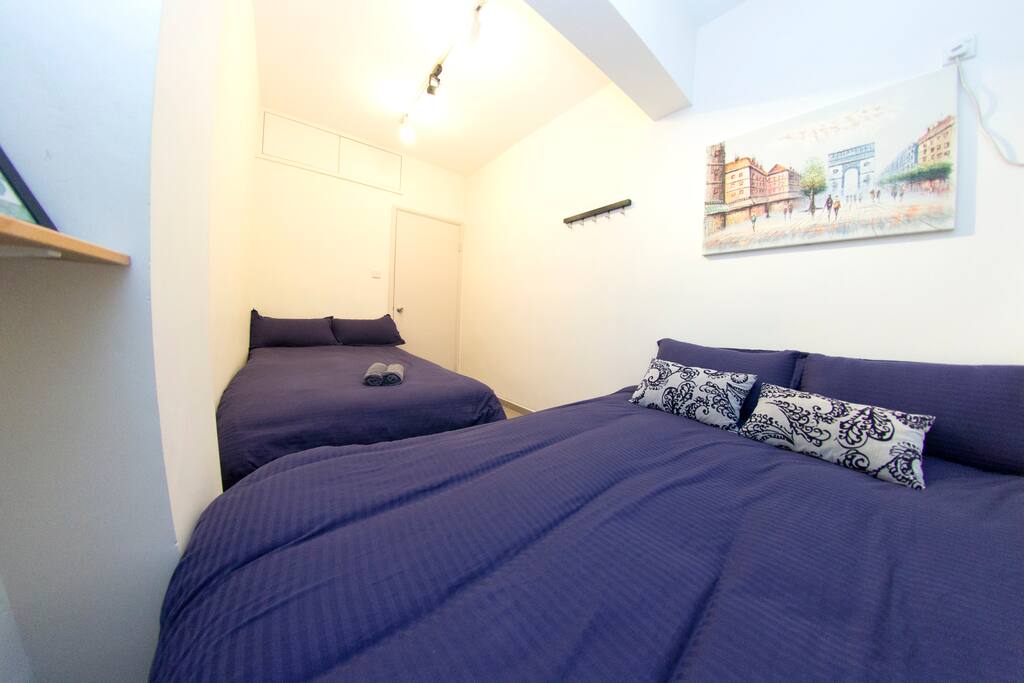 Bedroom A with 5ft and 4ft beds.