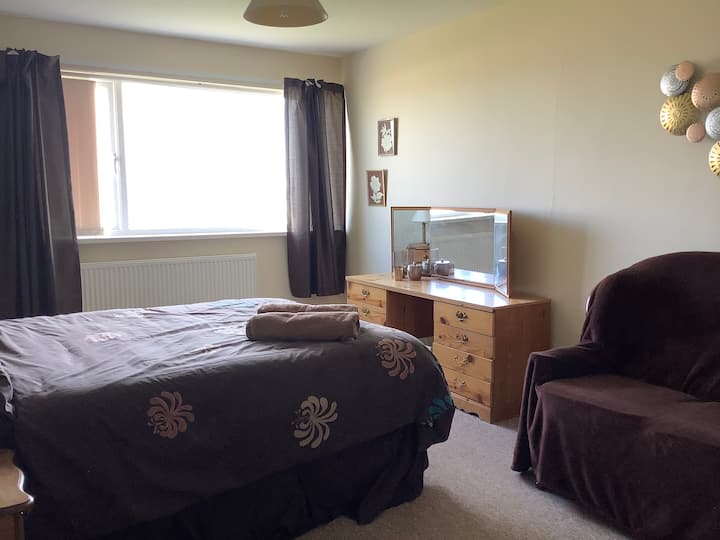 Panoramic Views From Spacious House And Garden. - Rhosneigr