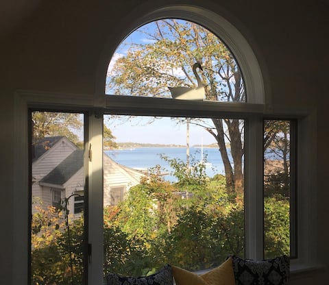 Cozy Condo/Cottage on Cove, Walk to Town