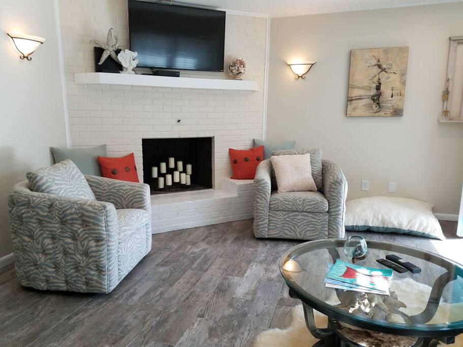 Sit back and enjoy the New Flat Screen TV after a long day at the Beach!