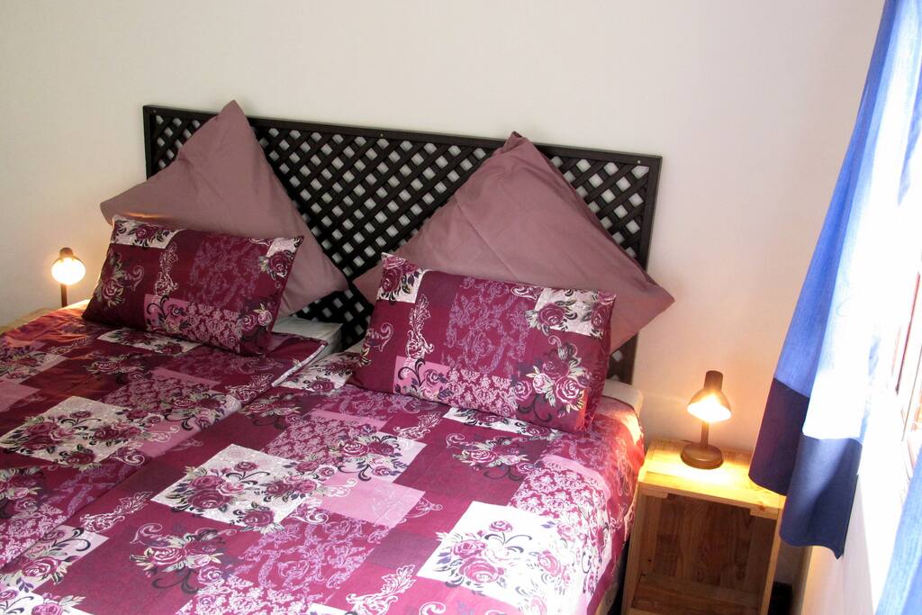 Bedroom 1 - 2 beds