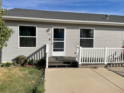 3 bed, 2 bath near TRNP, Medora and Dickinson