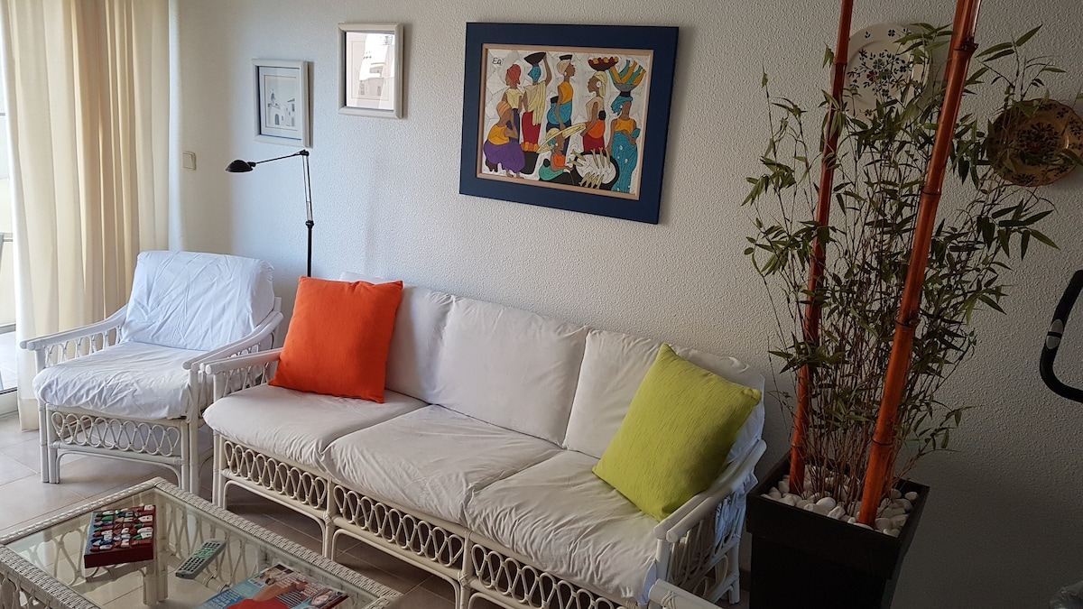 Propiedad de Airbnb exitosa: Spectacular Apartment with Ocean and Pool Views en Elx / Elche