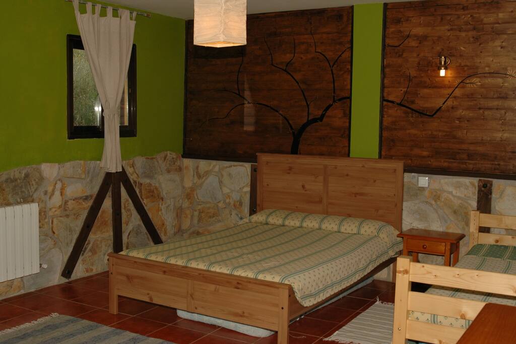 Una de nuestras habitaciones amplias con baño completo