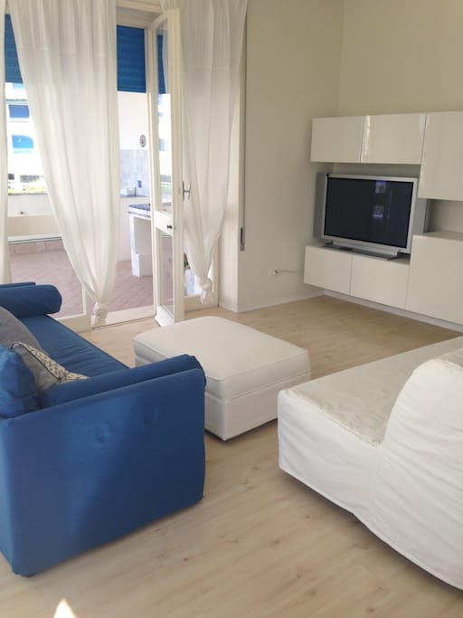 sala tv....divani a letto