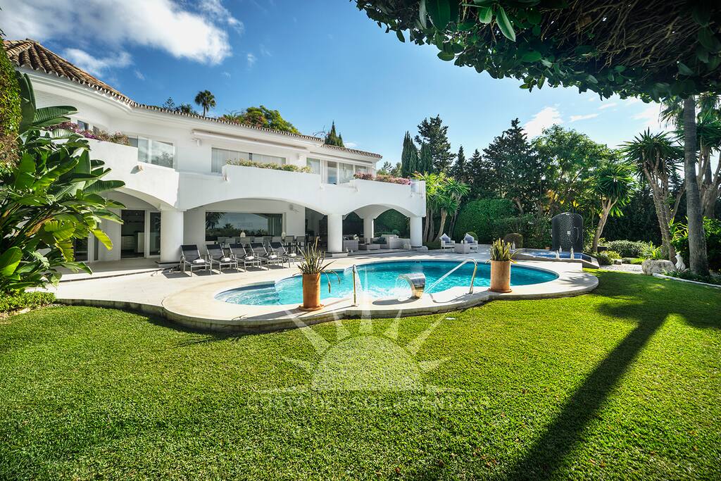 www.costadelsol4rentals.com -
Garden & Pool