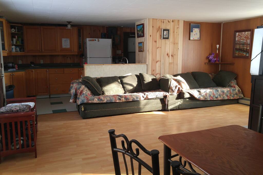 Open kitchen/ living room