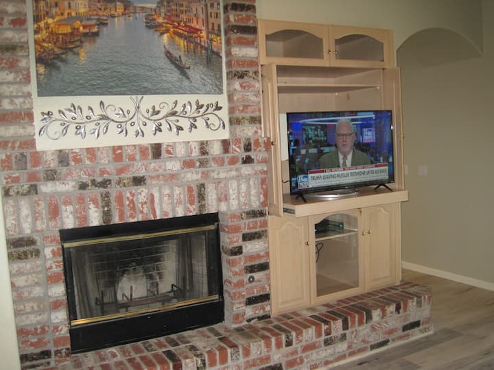 Comfy private unit with backyard