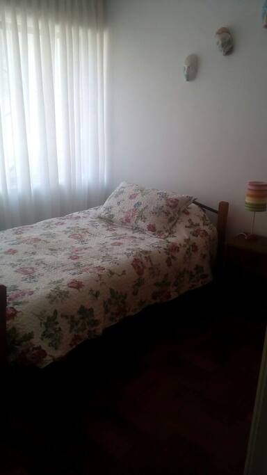 Pieza con cama individual