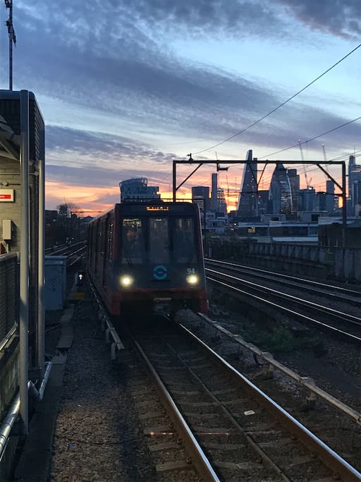 Shadwell DLR 10 min walk
