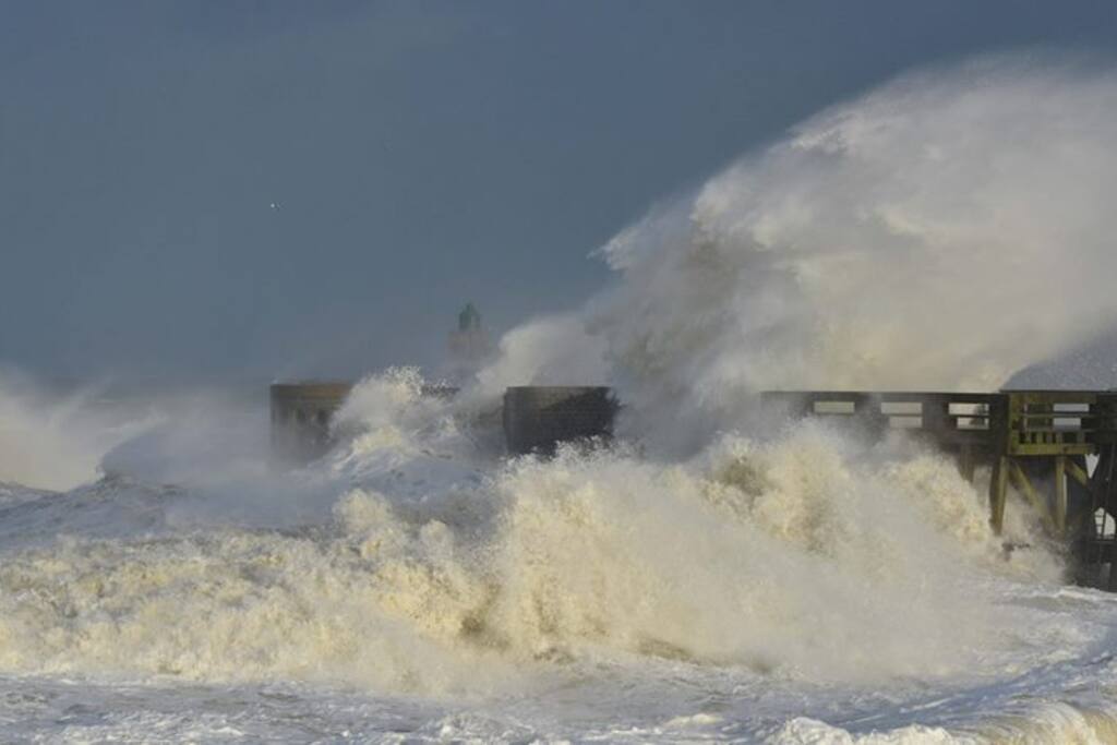 Phare dans la tempête