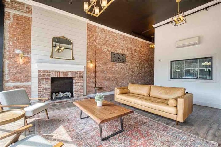 Modern Style Studio Located In Downtown Nb - New Britain, CT