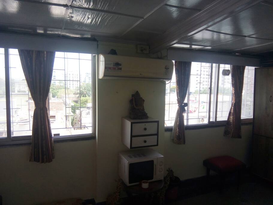 3 Beds Room