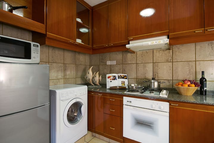 Spacious 3BR Apt in the Heart of Orchard Road