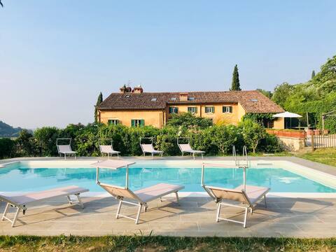 Glamorous villa private pool very close to Verona