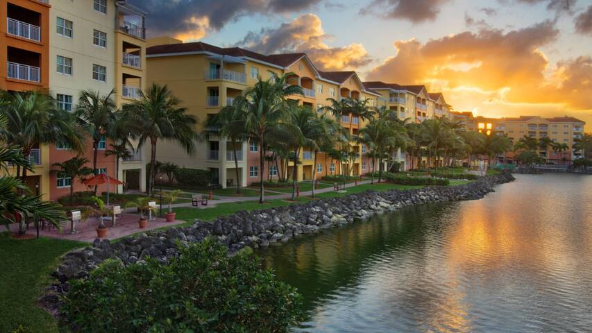 Marriott Villas at Doral 2BD sleeps 8