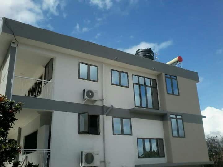 An Airbnb with nice home setting/free parking/WiFi