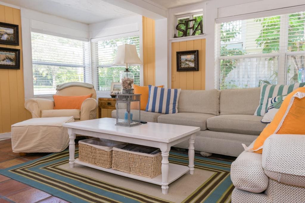 Cory's Coastal Cottage - Image 1