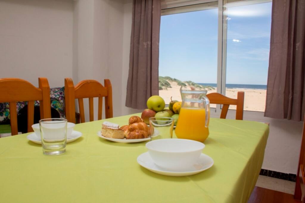 SALÓN - COMEDOR APARTAMENTO 2 DORMITORIOS VISTA MAR