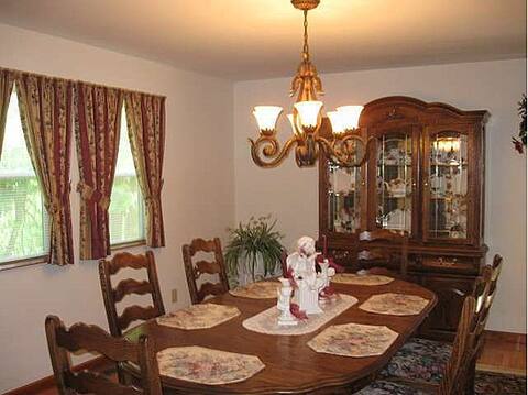 Pristine Cape Cod on the Creek - 4 Large Bedrooms