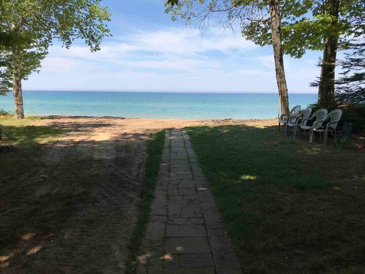 2 Bedroom Lake Michigan Beachfront Cottage Cottages for Rent in