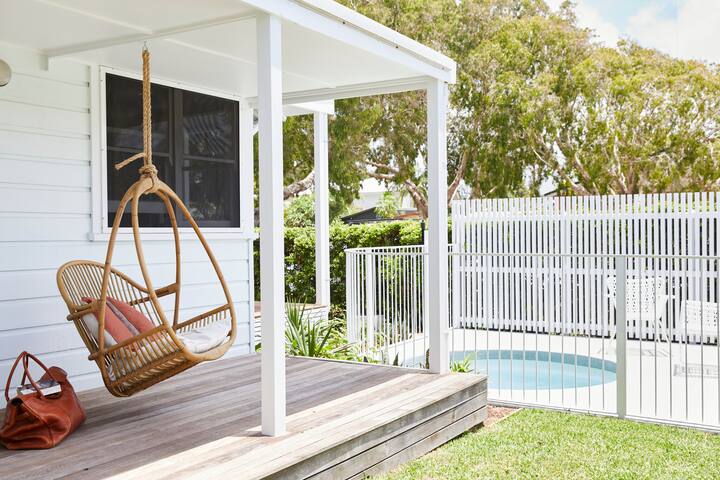 Paradiso Property – Drifters house and studio gallery image 2