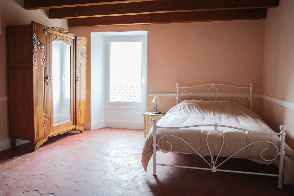 Спалня „РУБИ“ на приземния етаж