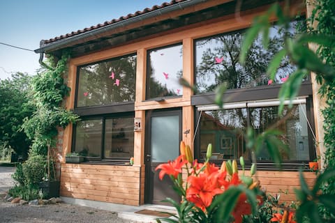 Large cottage for groups, families