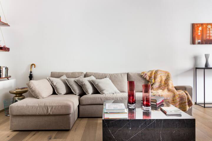 Spacious Roma Apartment w/ Private Terrace & Grill gallery image 5